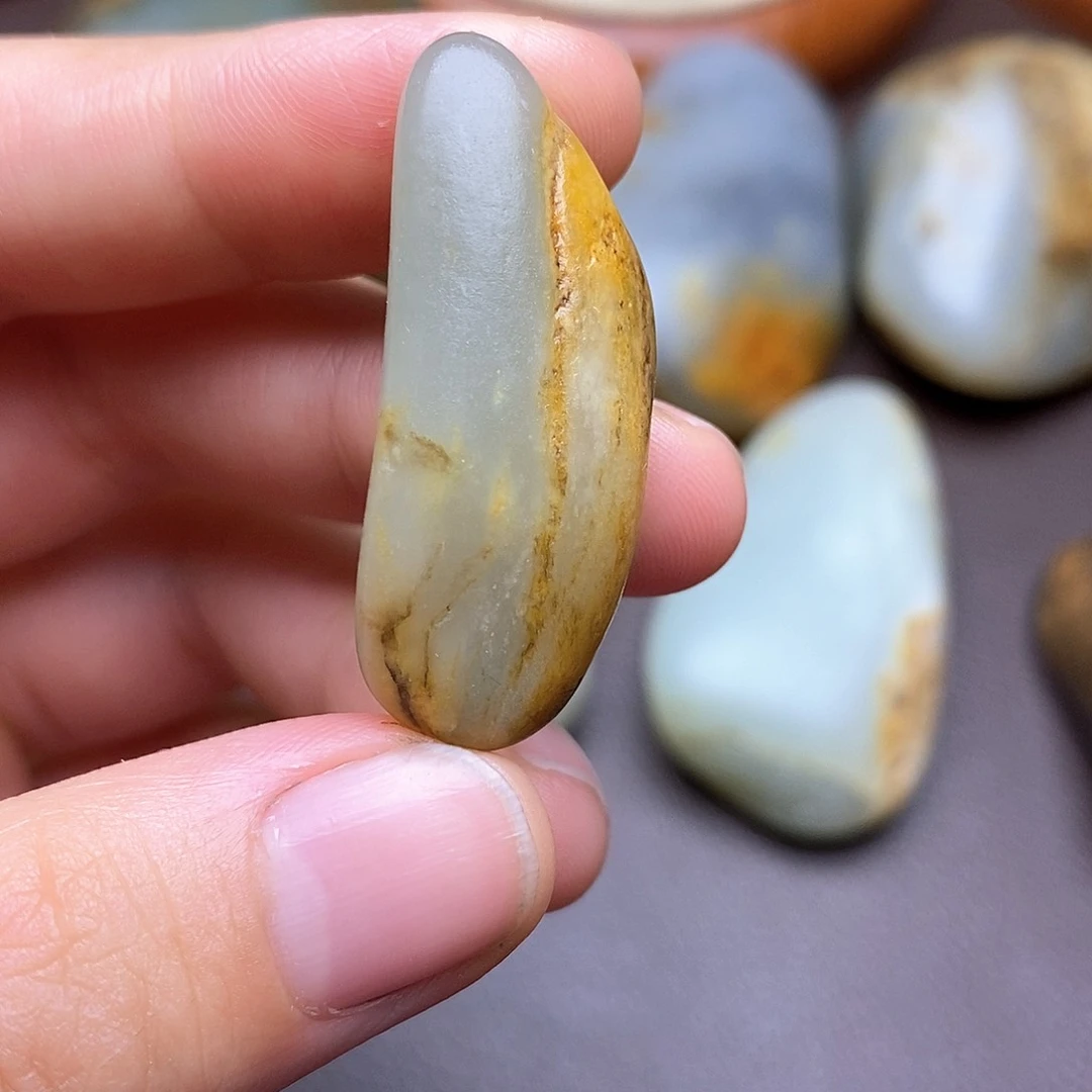 和田玉未镶嵌颈饰4