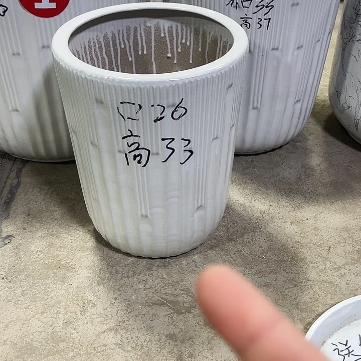 陶瓷大花盆小号一个