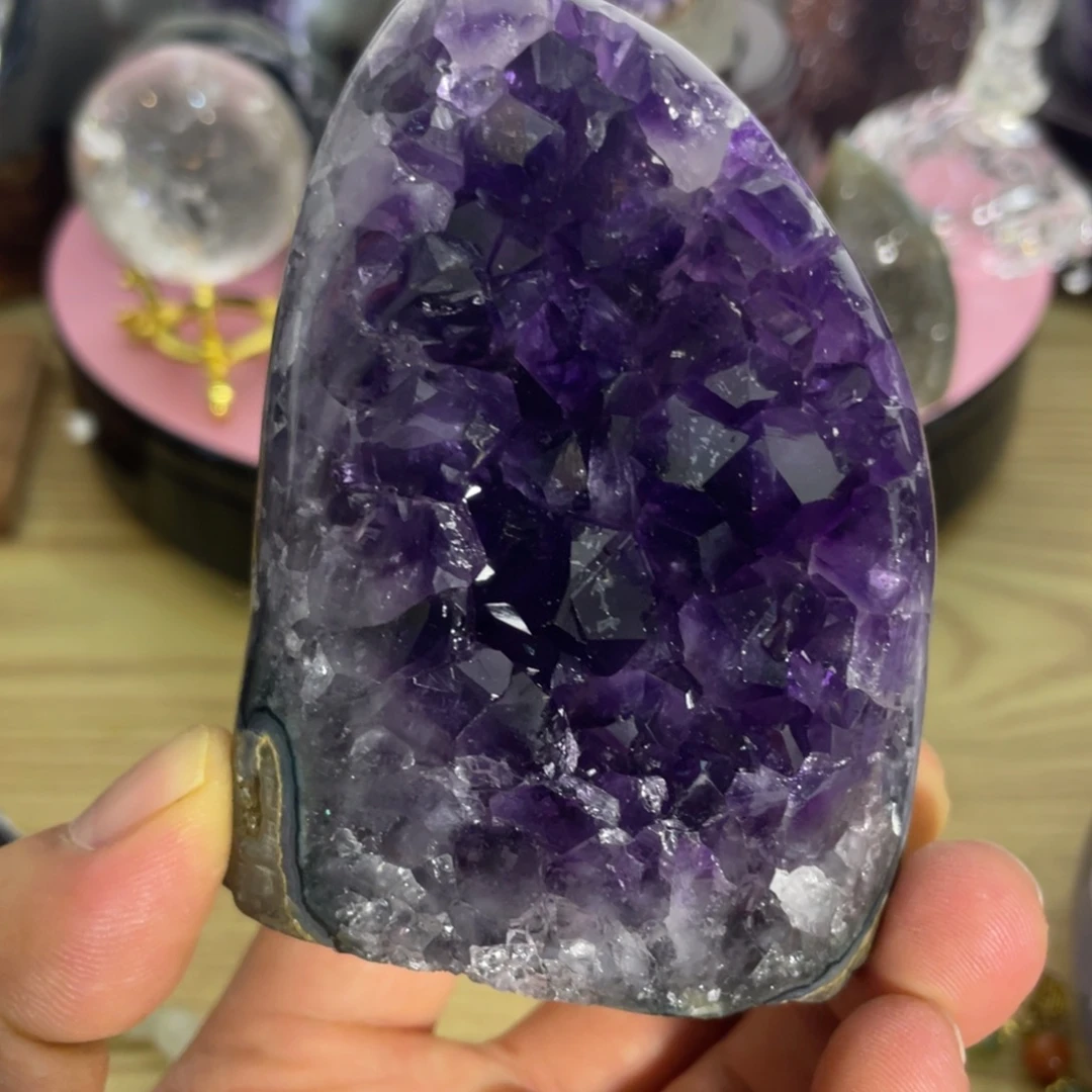 紫晶未镶嵌大型摆件（非配饰）