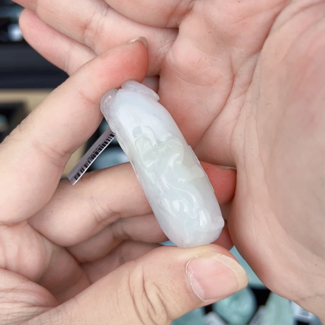 翡翠未镶嵌颈饰挂件