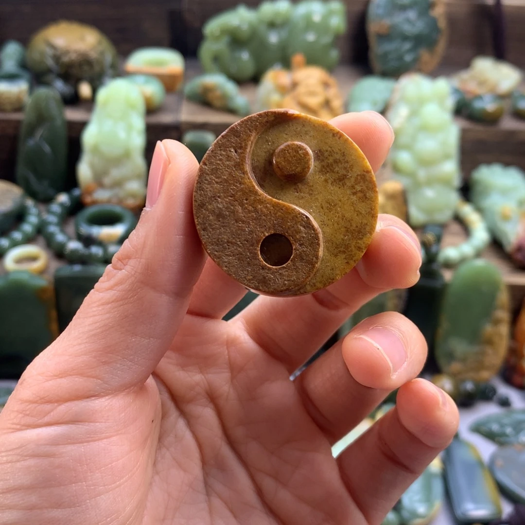 未镶嵌岫岩河磨玉（透闪石质玉）珠宝奇石小***式