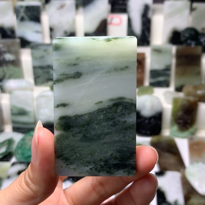 独山玉未镶嵌颈饰