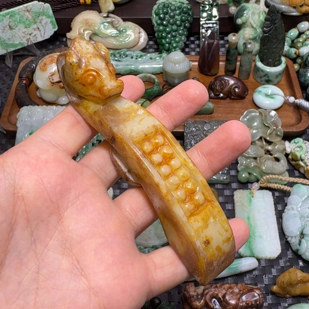 蛇纹石玉未镶嵌颈饰袖玉颈饰未镶嵌