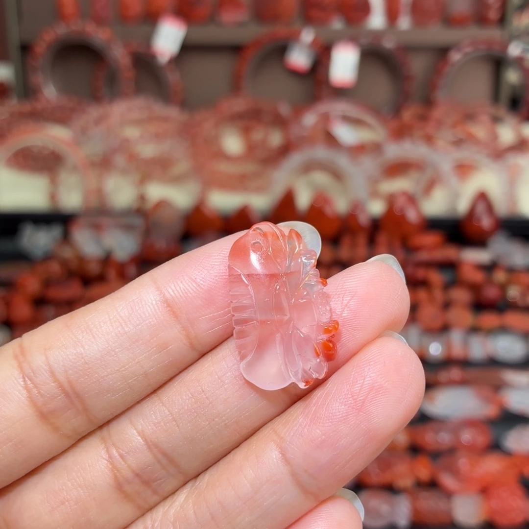 南红玛瑙未镶嵌颈饰莲花梳子