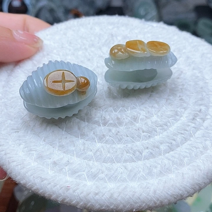吊坠(不含链)未镶嵌翡翠一个100
