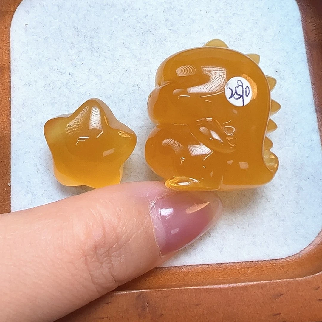 琥珀珠宝奇石未镶嵌賴**小