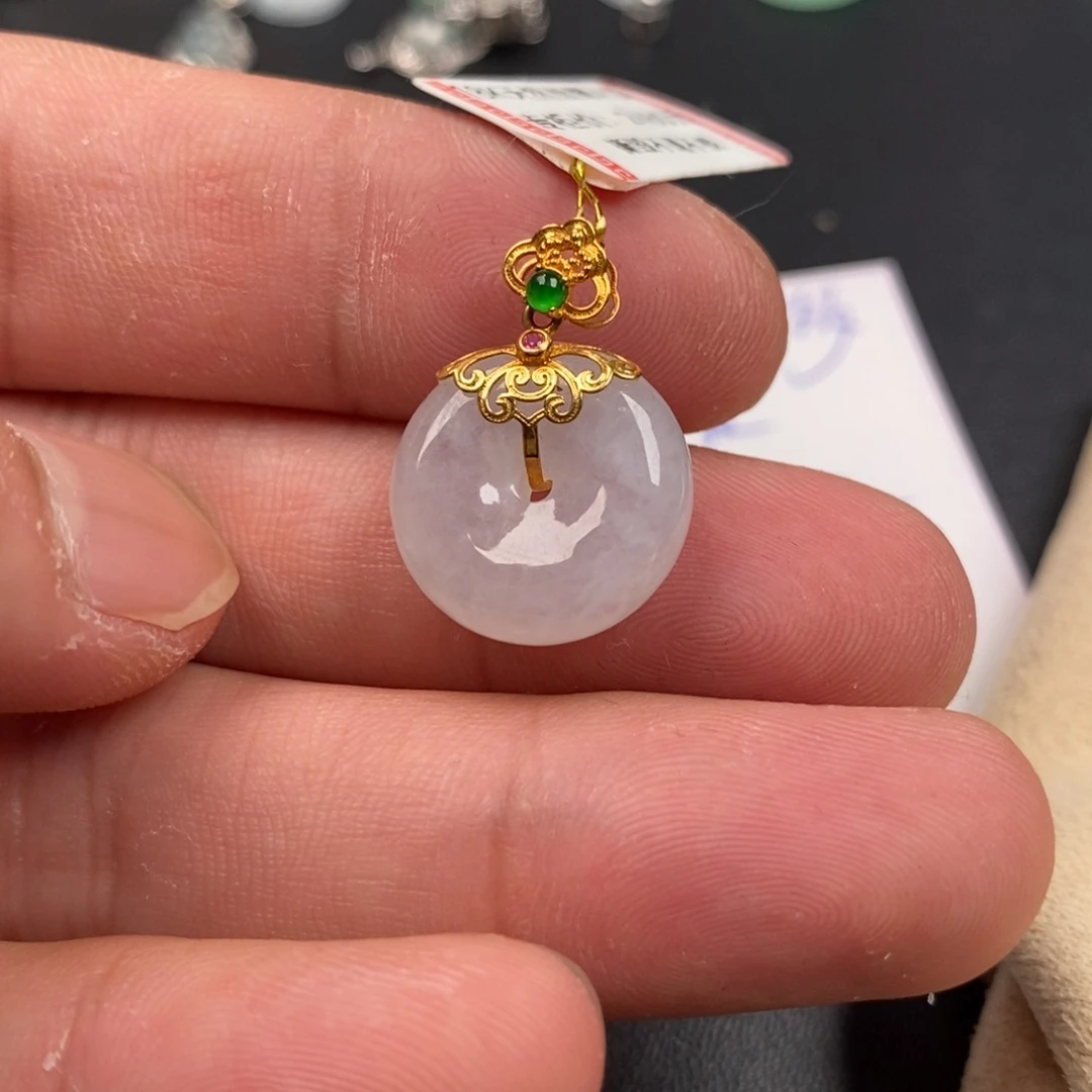 颈饰18K金镶嵌翡翠