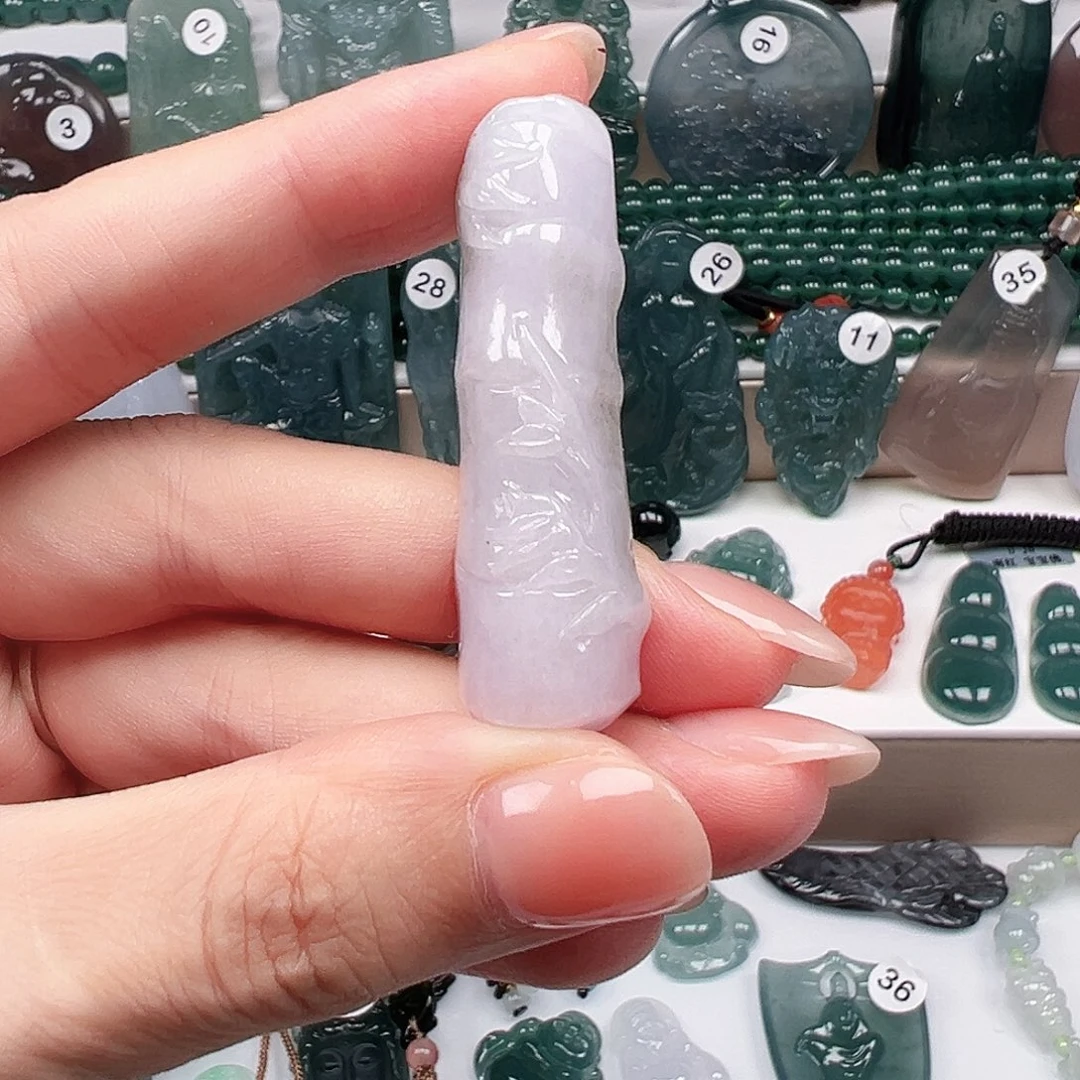 翡翠未镶嵌颈饰翡翠竹节