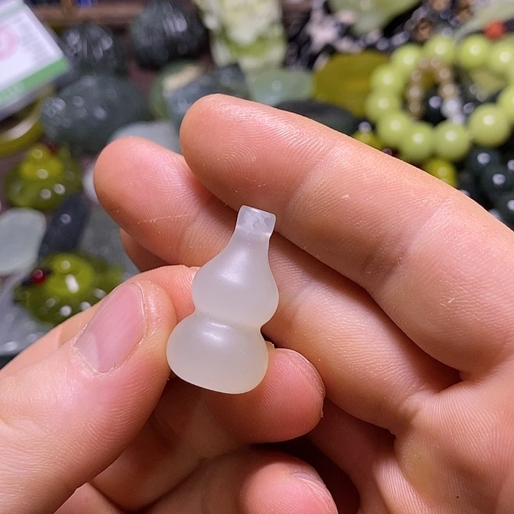 岫玉未镶嵌岫玉颈饰