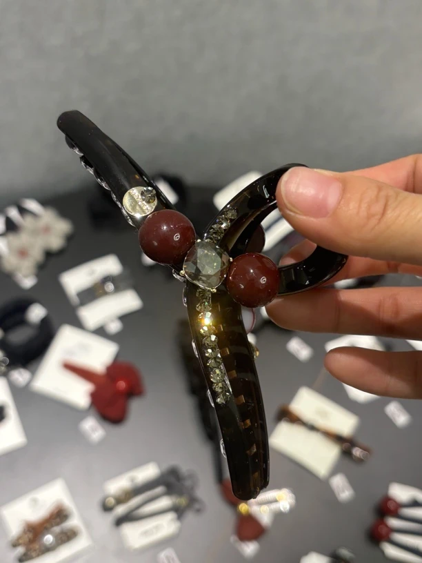 韩国新款闪钻大号发抓抓夹鲨鱼夹