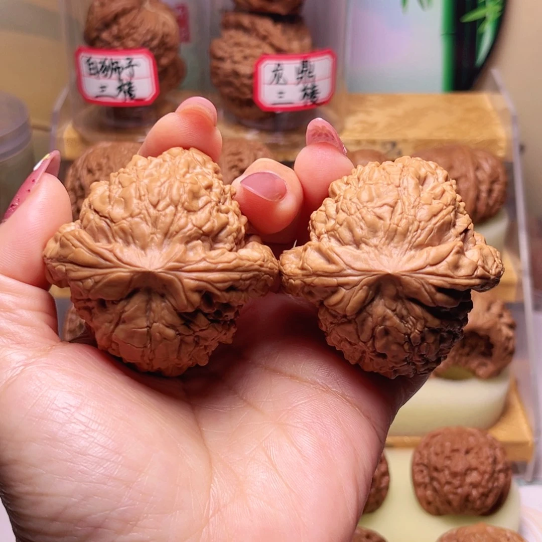 文玩核桃吊坠53尺大龙鼎