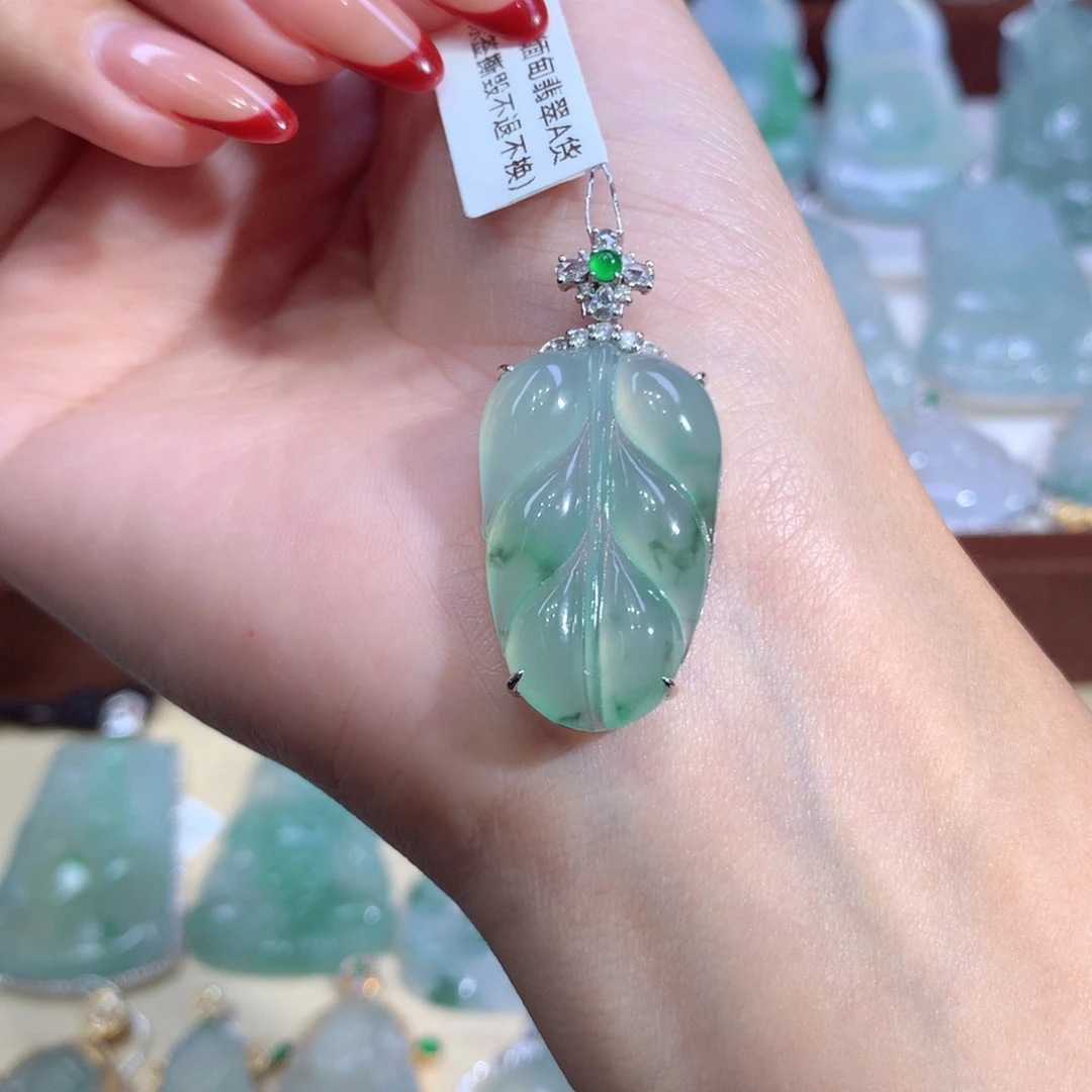 吊坠(不含链)18K金镶嵌翡翠