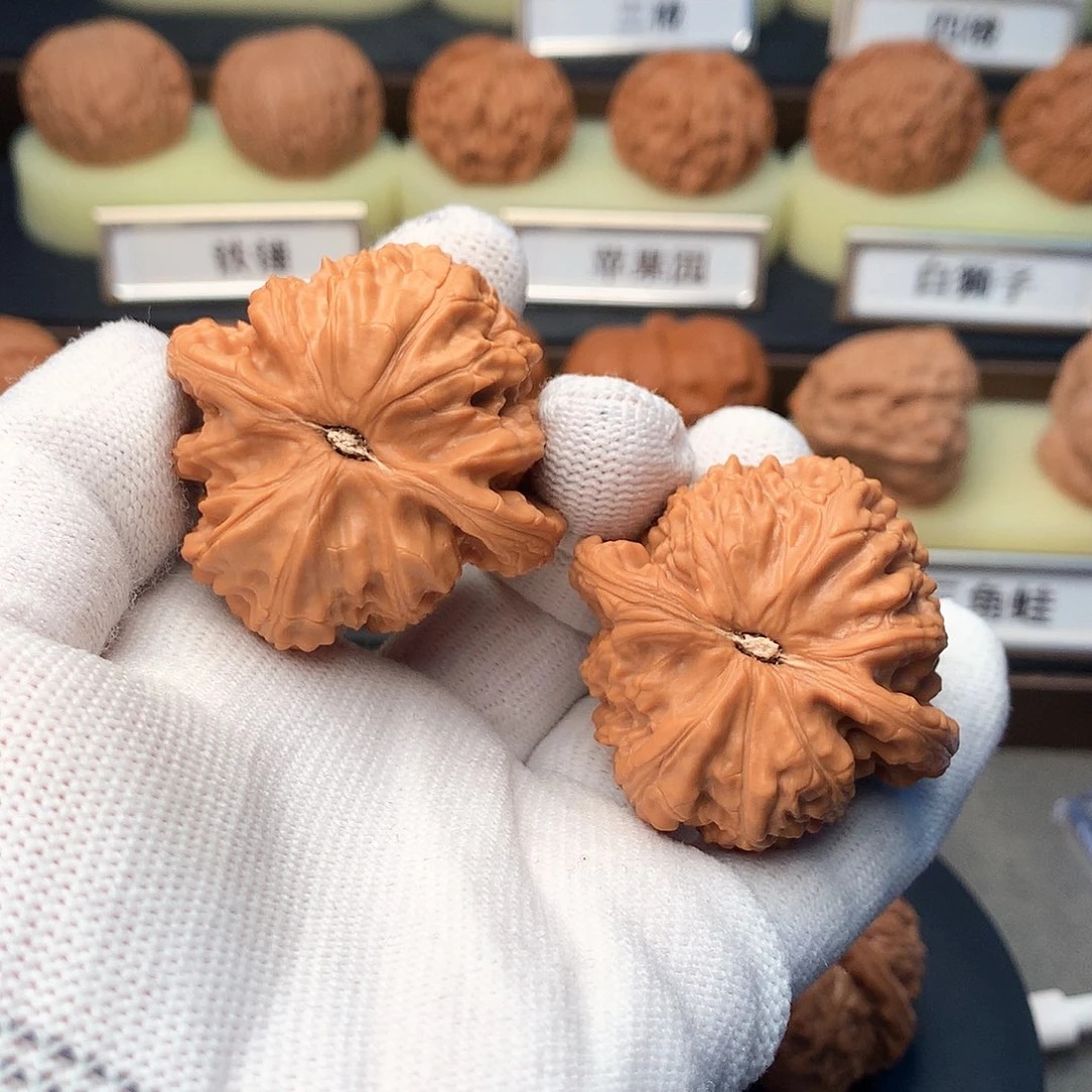 文玩核桃吊坠81号球白43