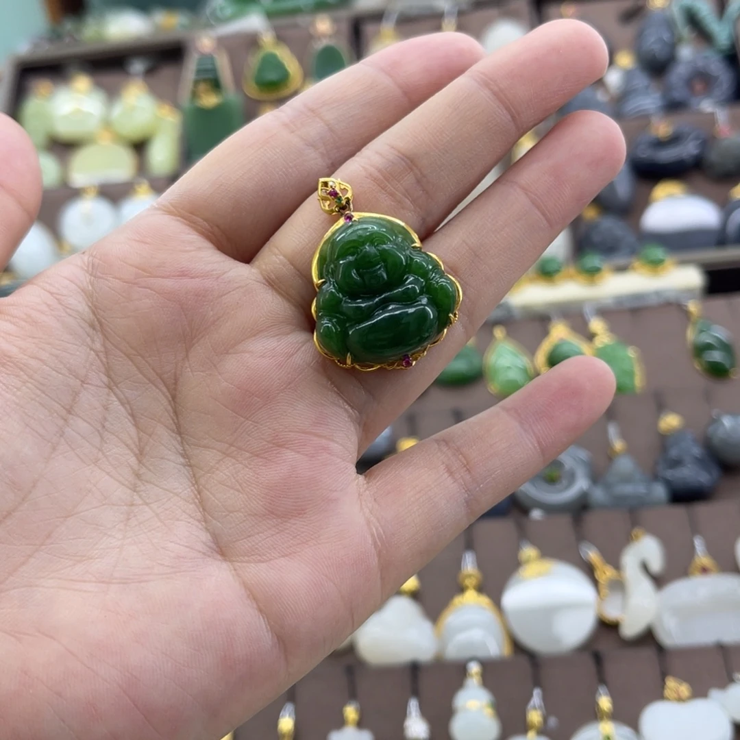 和田玉18K金镶嵌吊坠(赠链)