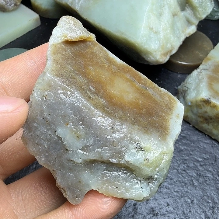 和田玉（糖玉）未镶嵌珠宝奇石