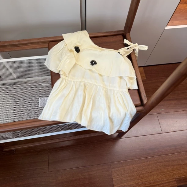 【编号J932】222L209-04-珍珠花露肩上衣娃娃衫儿童黄色-MTX