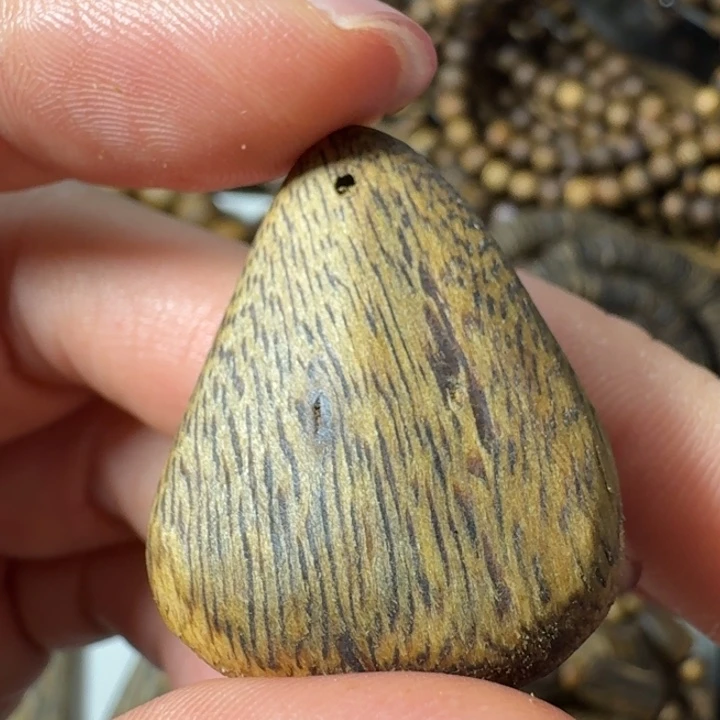 沉香沉香碎屑沉香水滴珠
