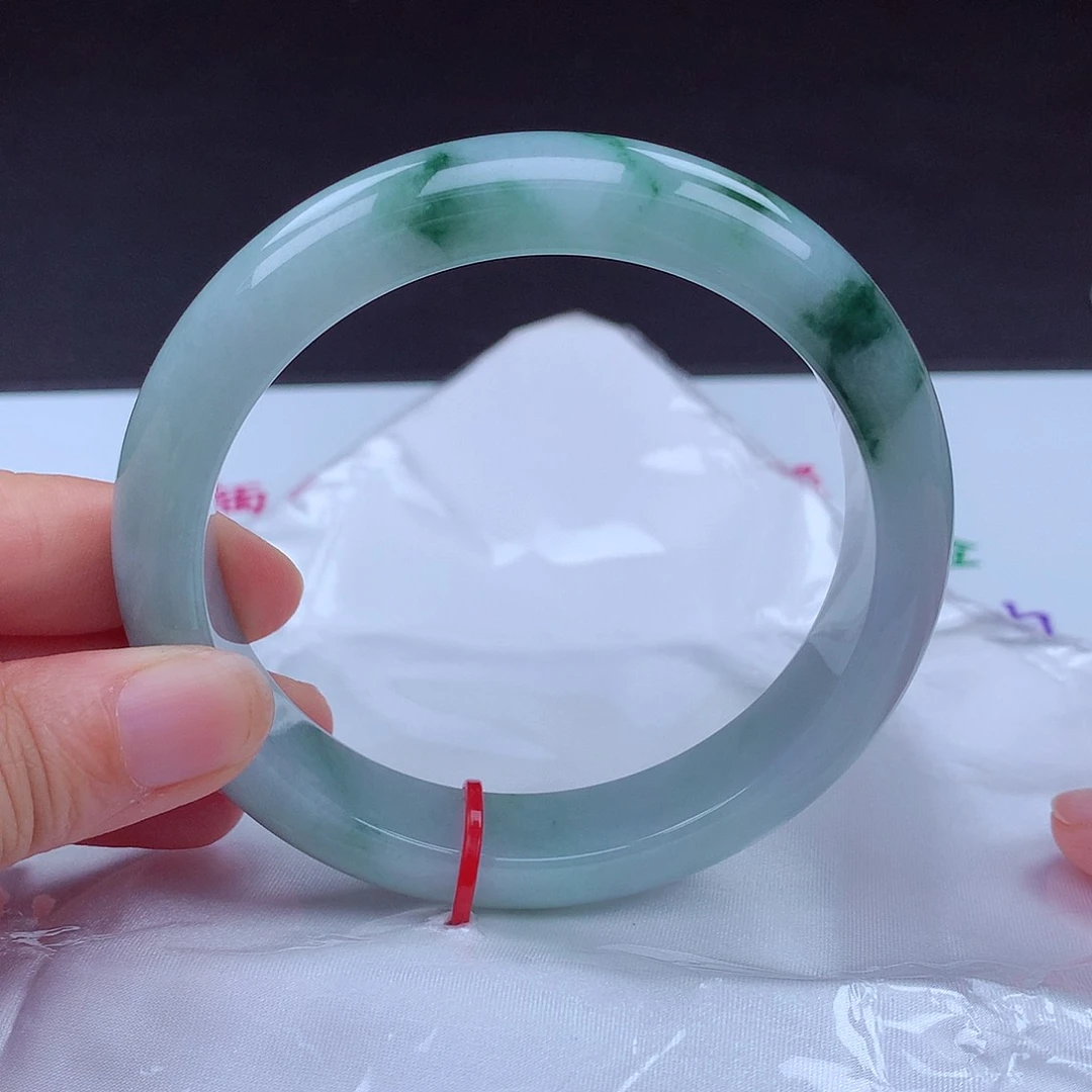 翡翠手镯（圆镯）未镶嵌包*精手镯000455