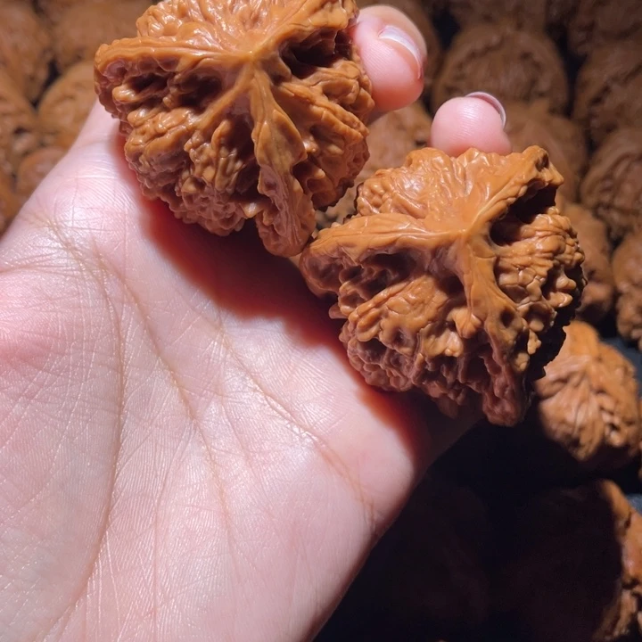 我***串吊坠桃核白狮子小妹拼接三棱