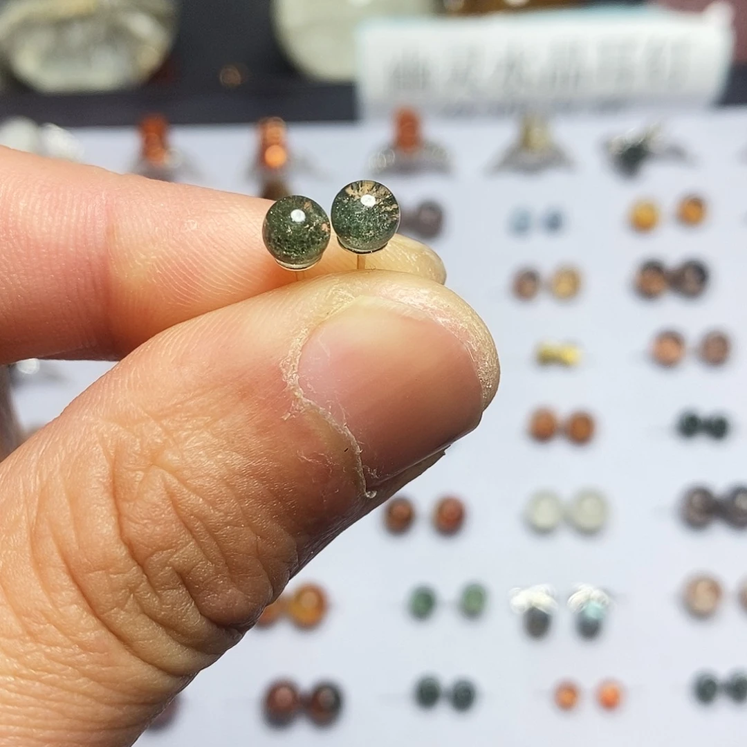 水晶耳钉银S925镶嵌绿幽灵水晶耳钉5.2mm