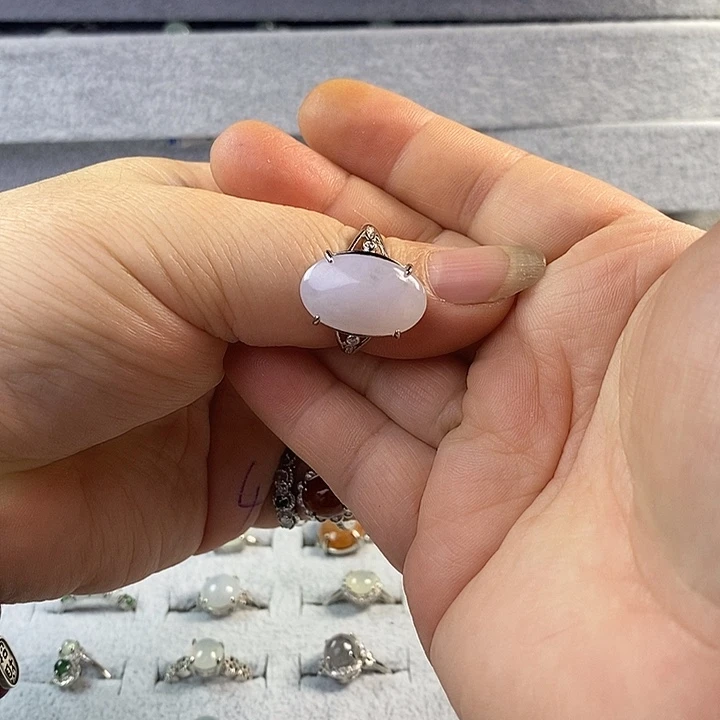 未镶嵌戒指翡翠?**?缅甸