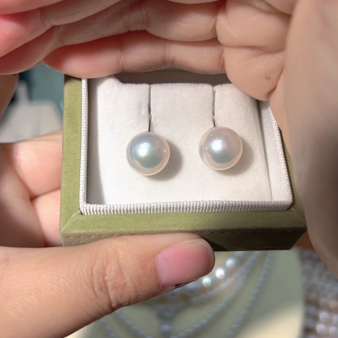 11MM左右极光蓝光耳环银S925镶嵌淡水珍珠