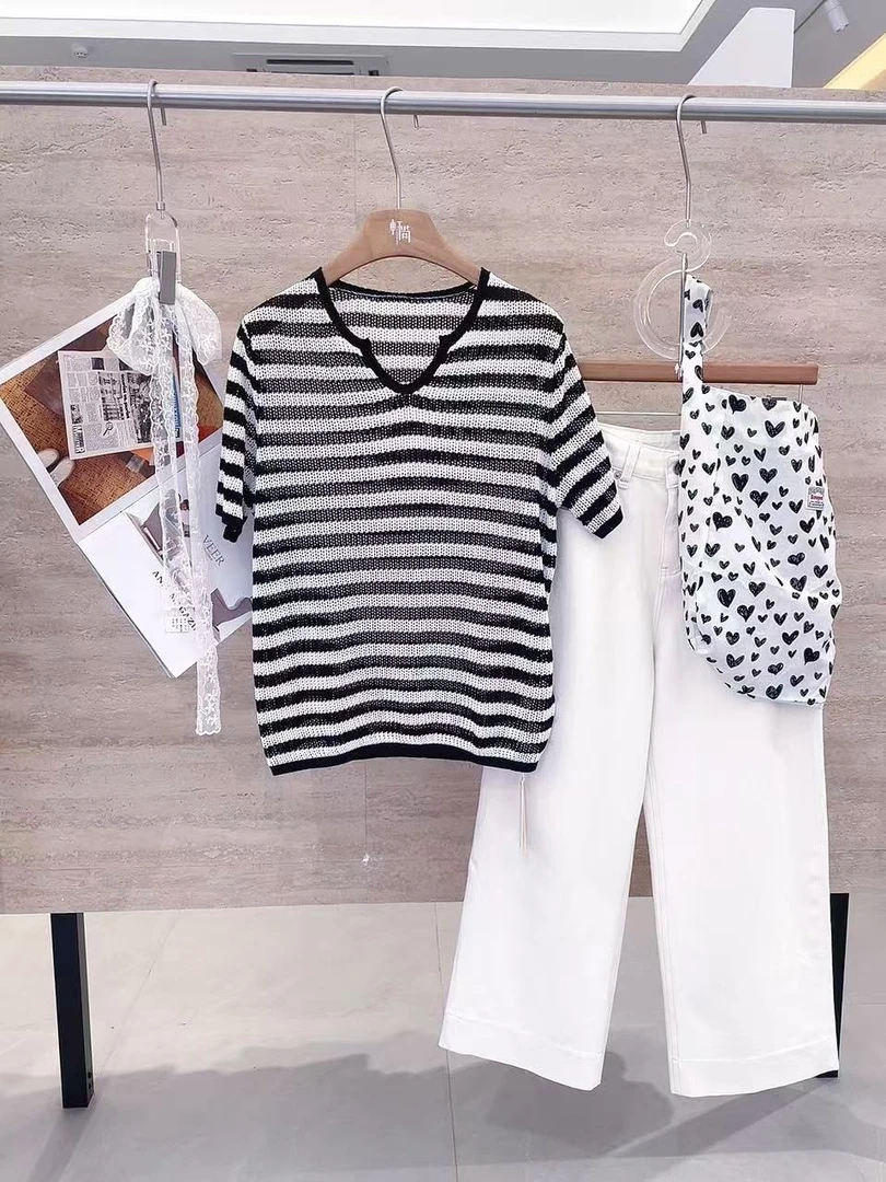 8461轩尚女装“U领条纹镂空T恤”