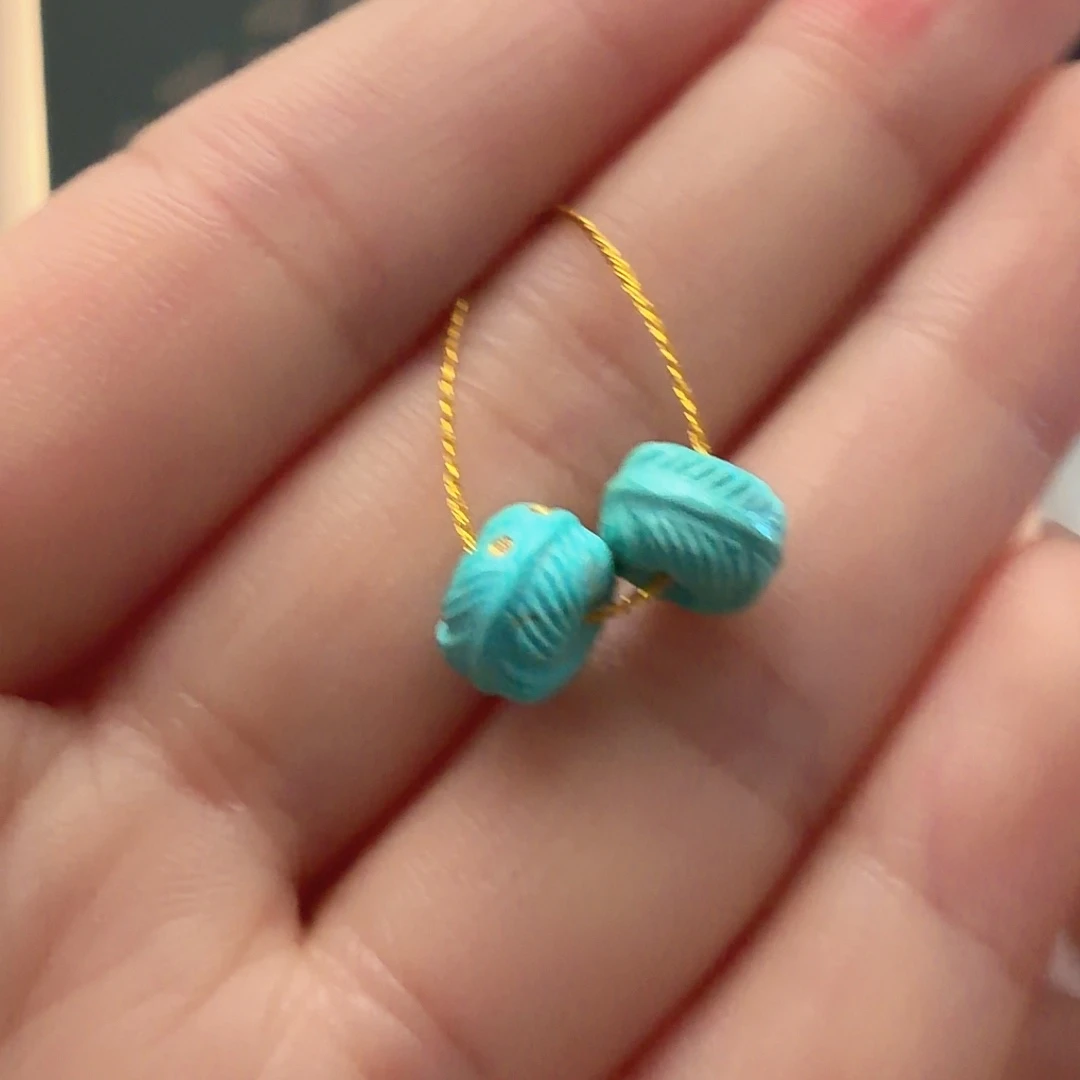 绿松石未镶嵌颈饰