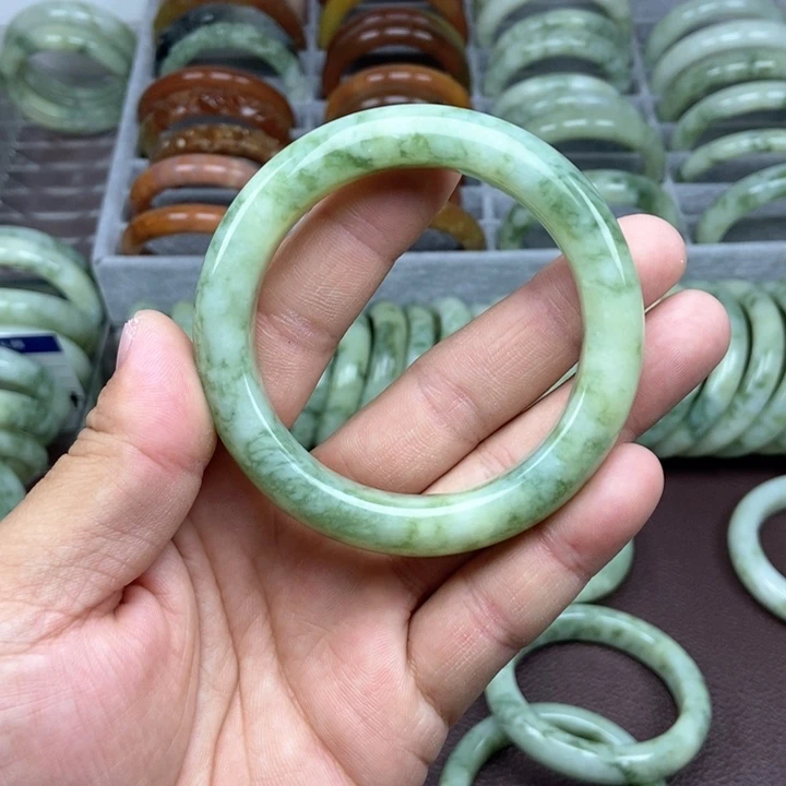 蛇纹石玉手镯未镶嵌华*
