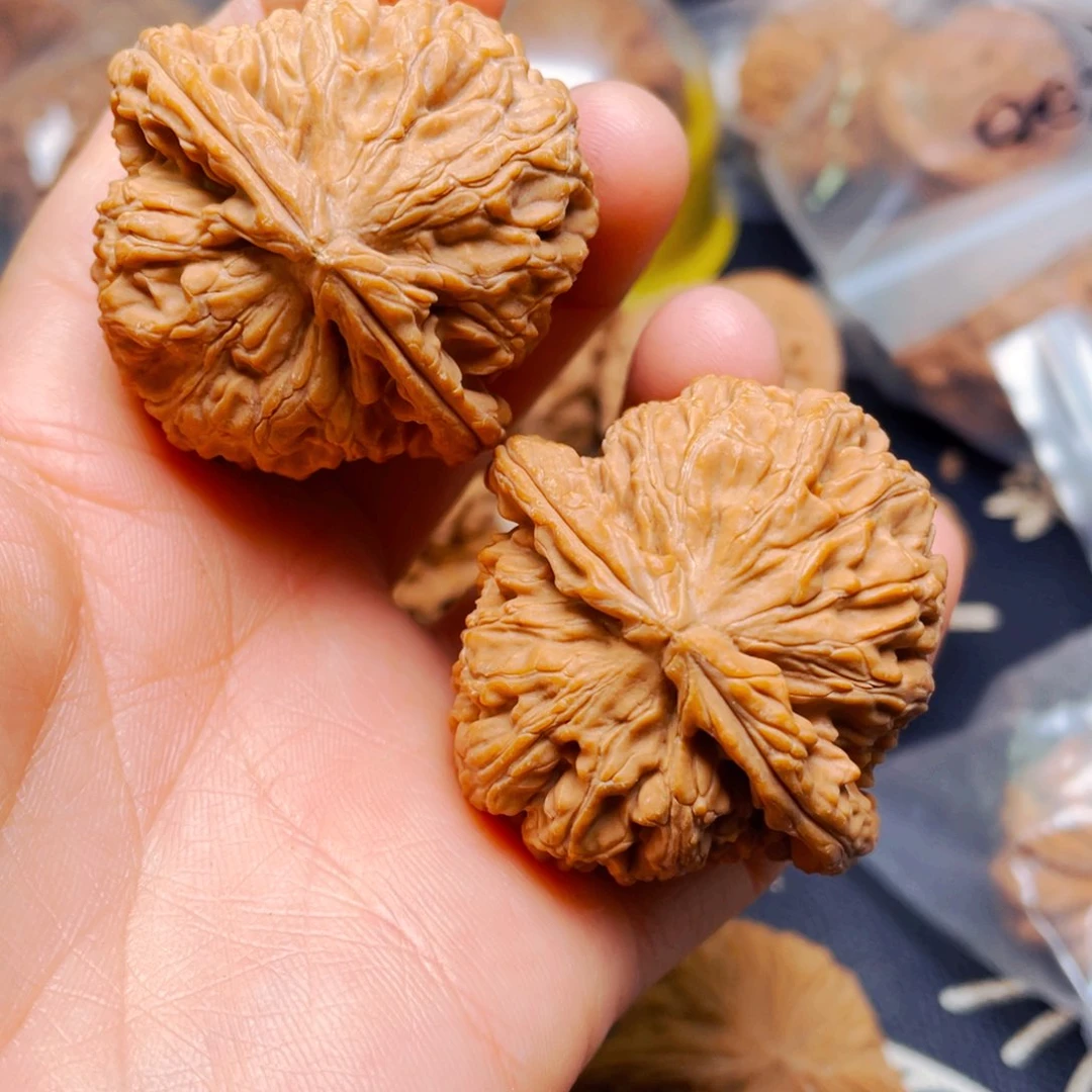 吊坠文玩核桃白狮子一对