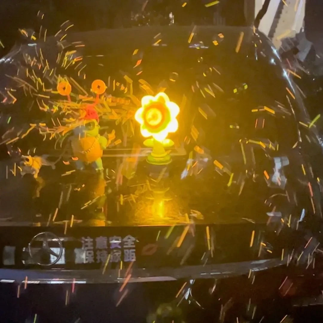 向日葵泡泡机汽车外装饰网红车载汽车尾部外部装饰挂件喷泡泡神器