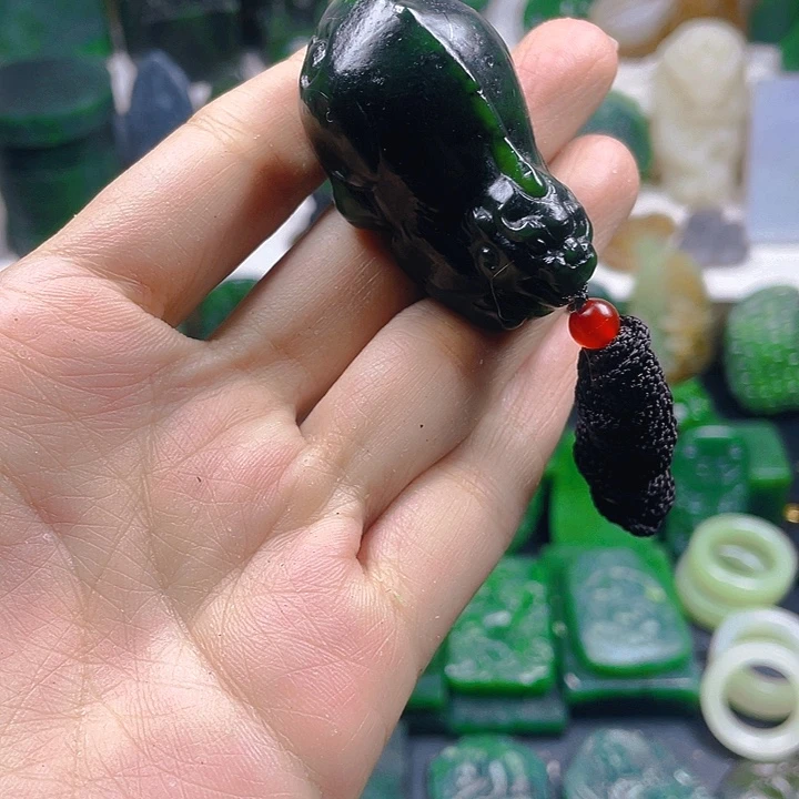 和田玉未镶嵌珠宝半成品