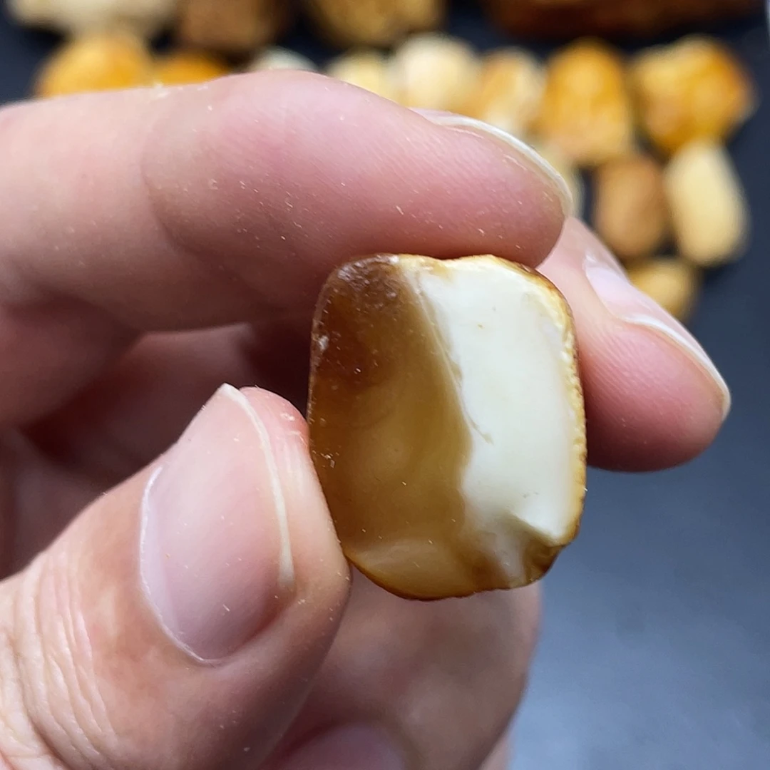 未镶嵌定制琥珀定制