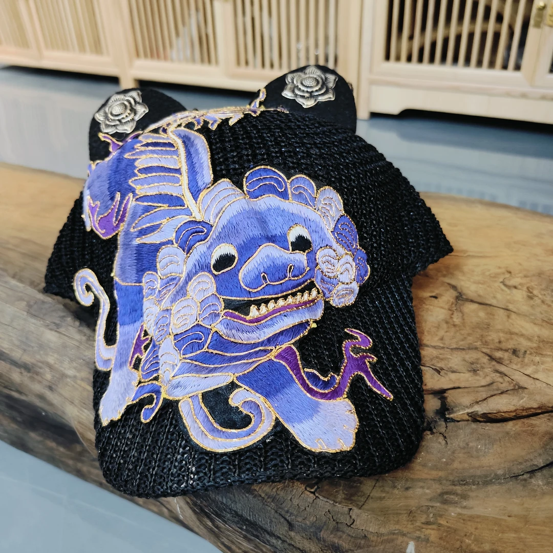 凤徕兮私人定制黑底紫狮子猫耳朵鸭舌帽  15-81（帽子）