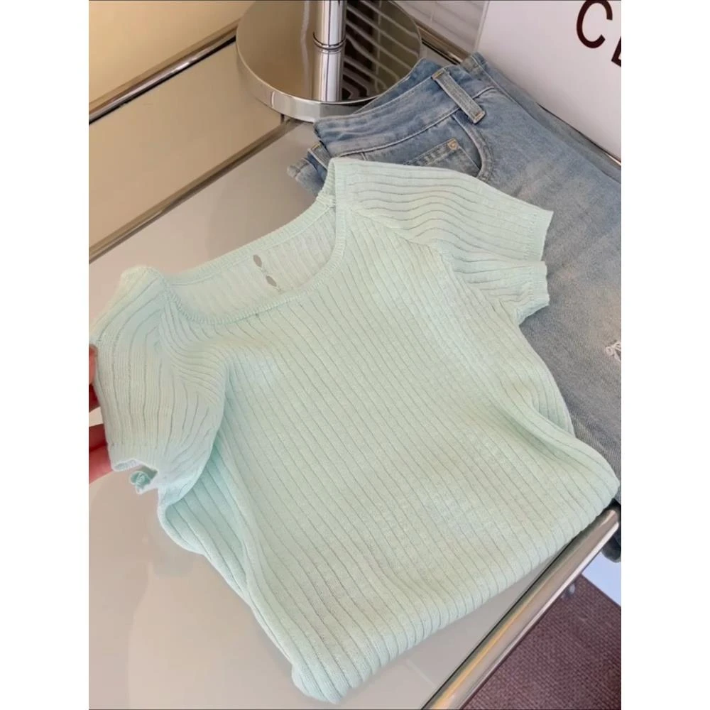 法式独特圆领后背纽扣镂空针织衫夏季温柔气质减龄坑条短袖T恤女