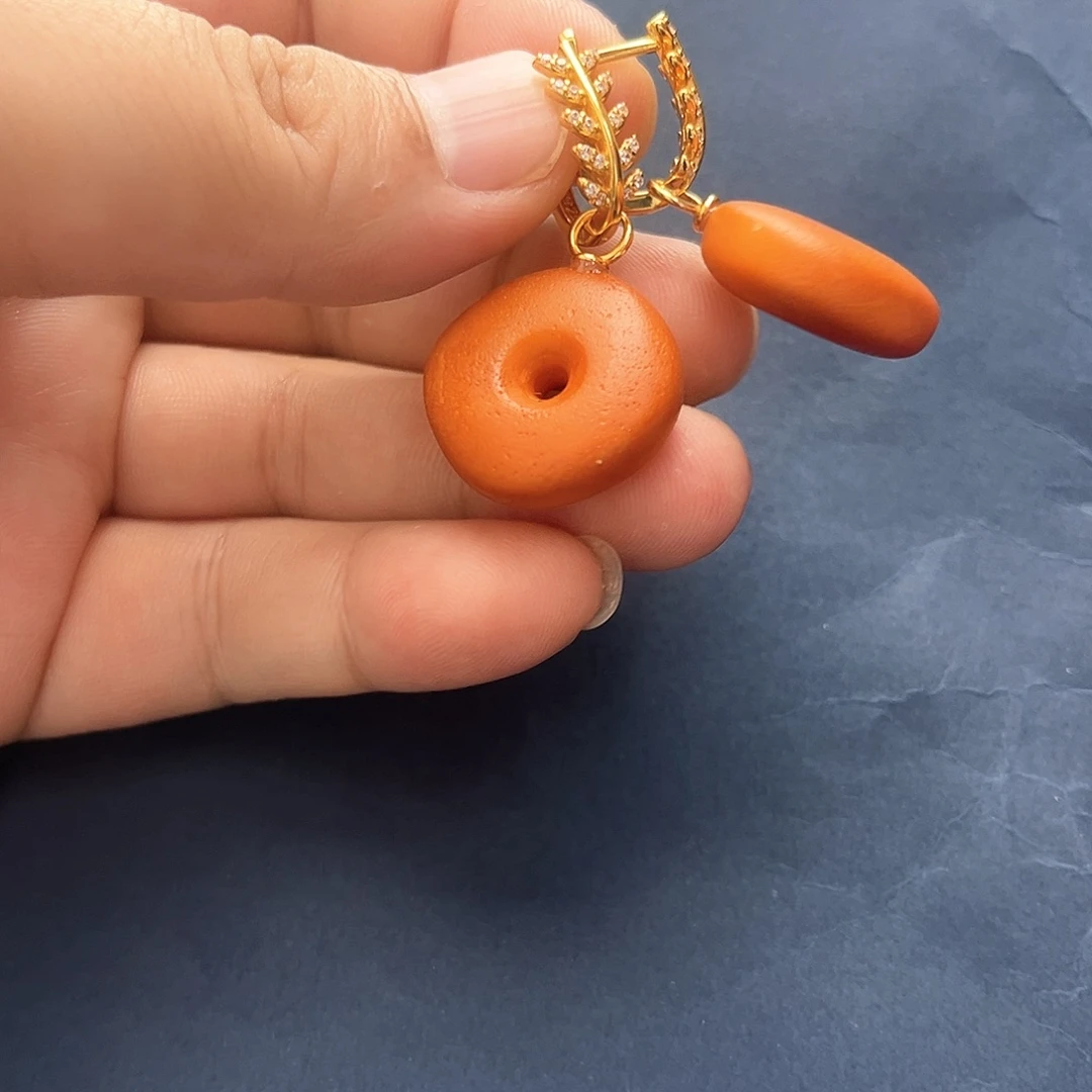 裸石琥珀未镶嵌耳坠