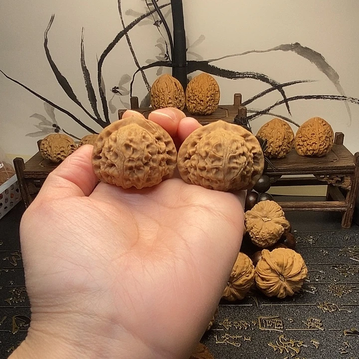 文玩核桃把件宫灯