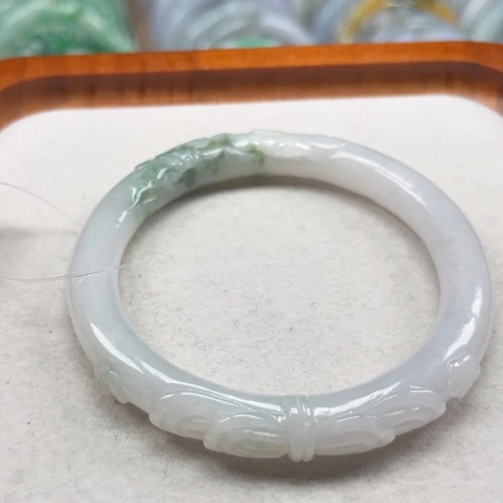翡翠未镶嵌手镯41细圆条蝴蝶结57