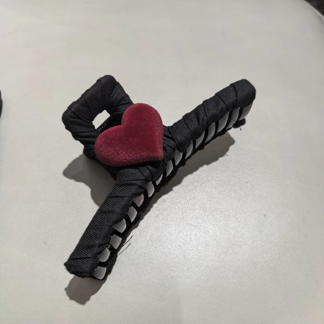 C147红色绒绒爱心大抓夹