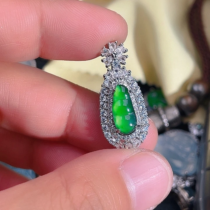 翡翠颈饰未镶嵌4，