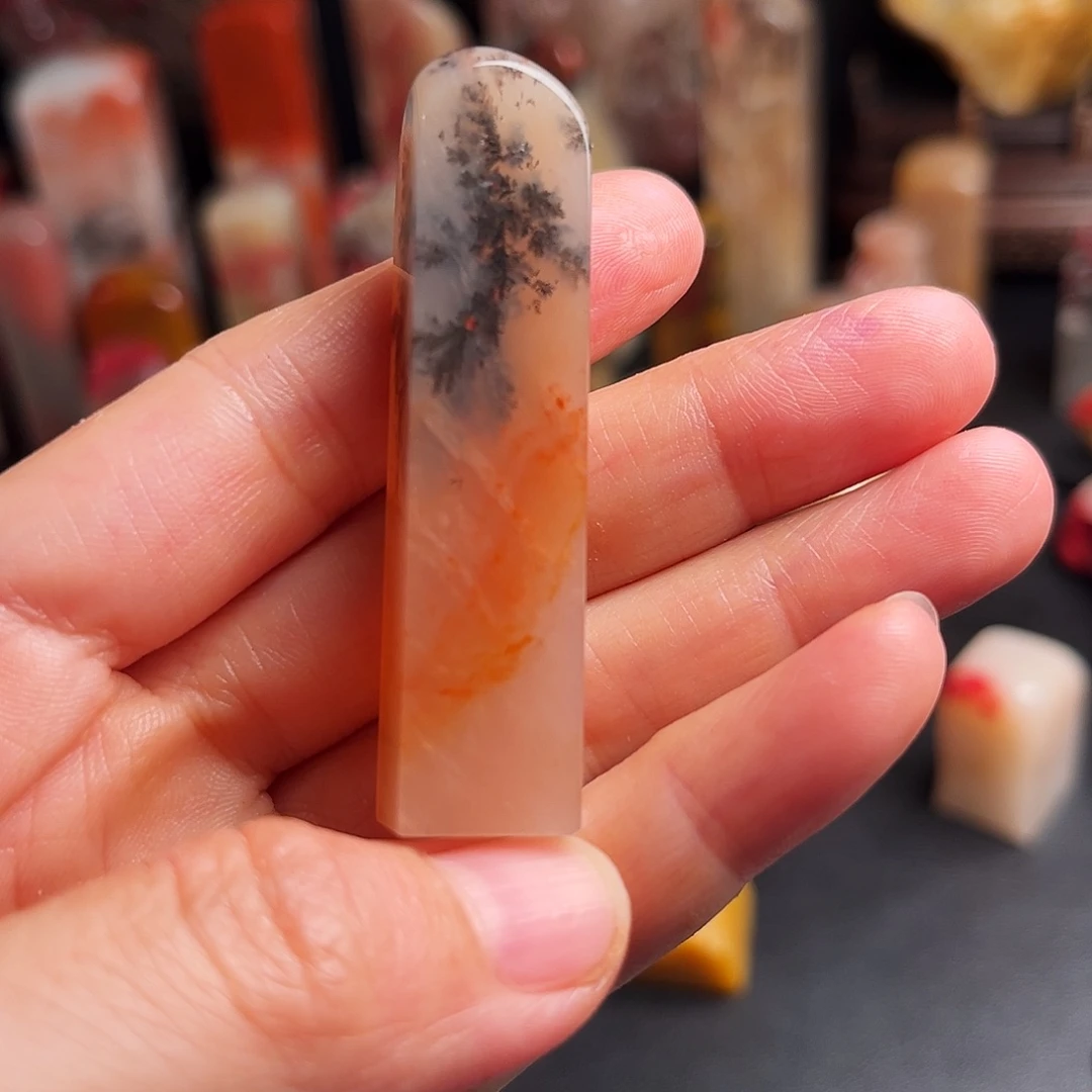 巴林石印石水草玻璃冻鸡血石方章