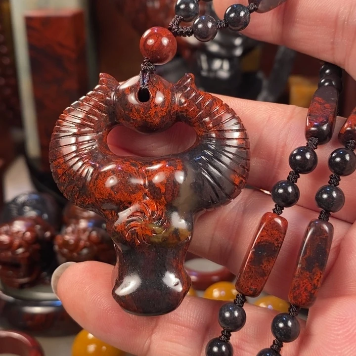 石英质玉牛挂件未镶嵌“****”