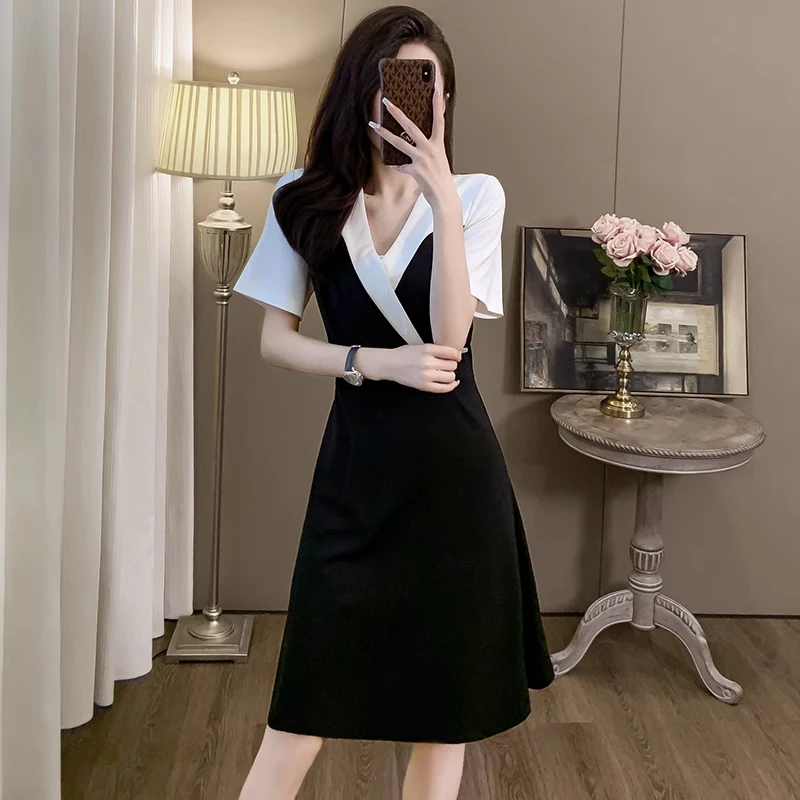 欧货轻奢短袖连衣裙女2025新款夏季拼接气质v领高级感女神范裙子