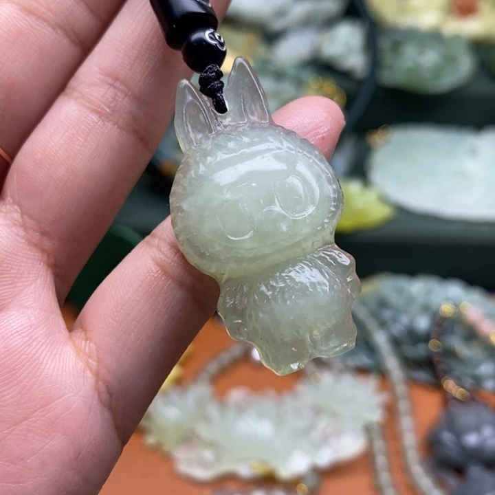 蛇纹石玉未镶嵌吊坠