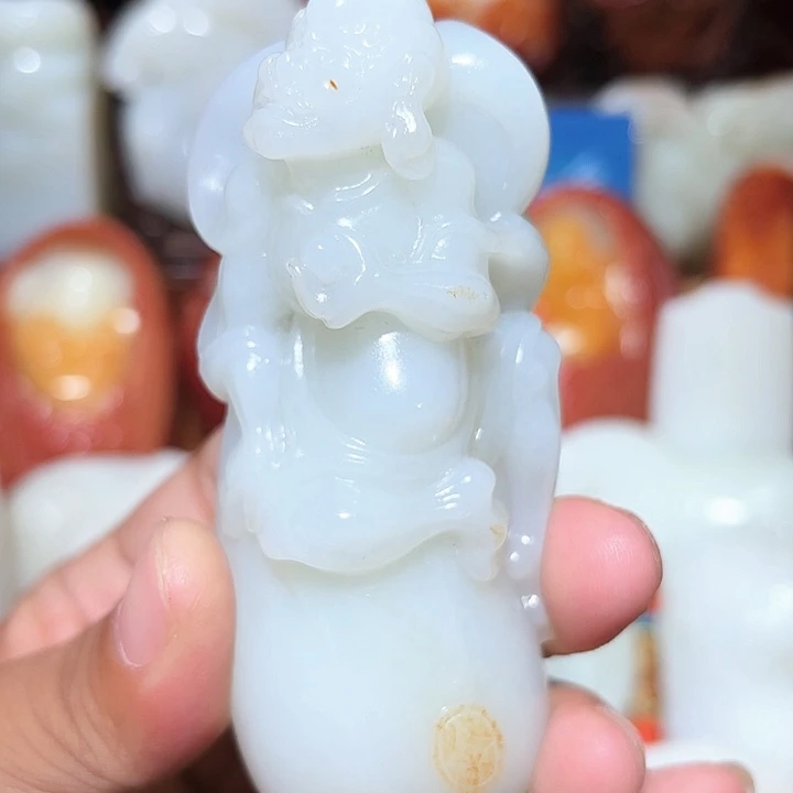 和田玉未镶嵌把件