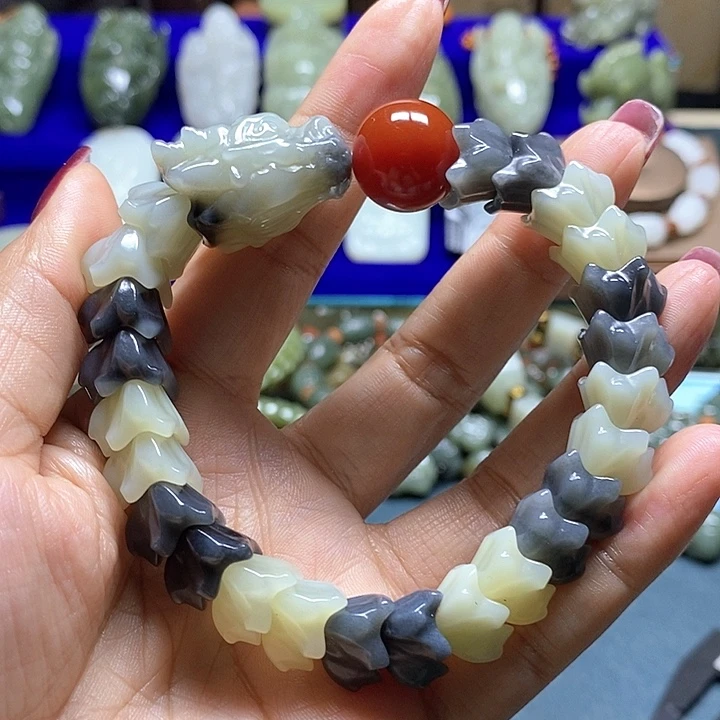 手***1未镶嵌手链和田玉