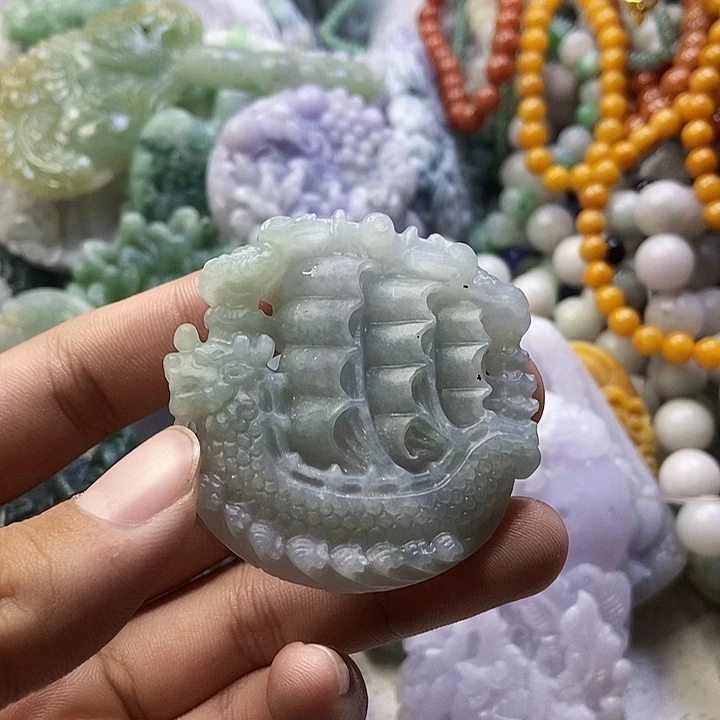 定制翡翠未镶嵌天然翡翠