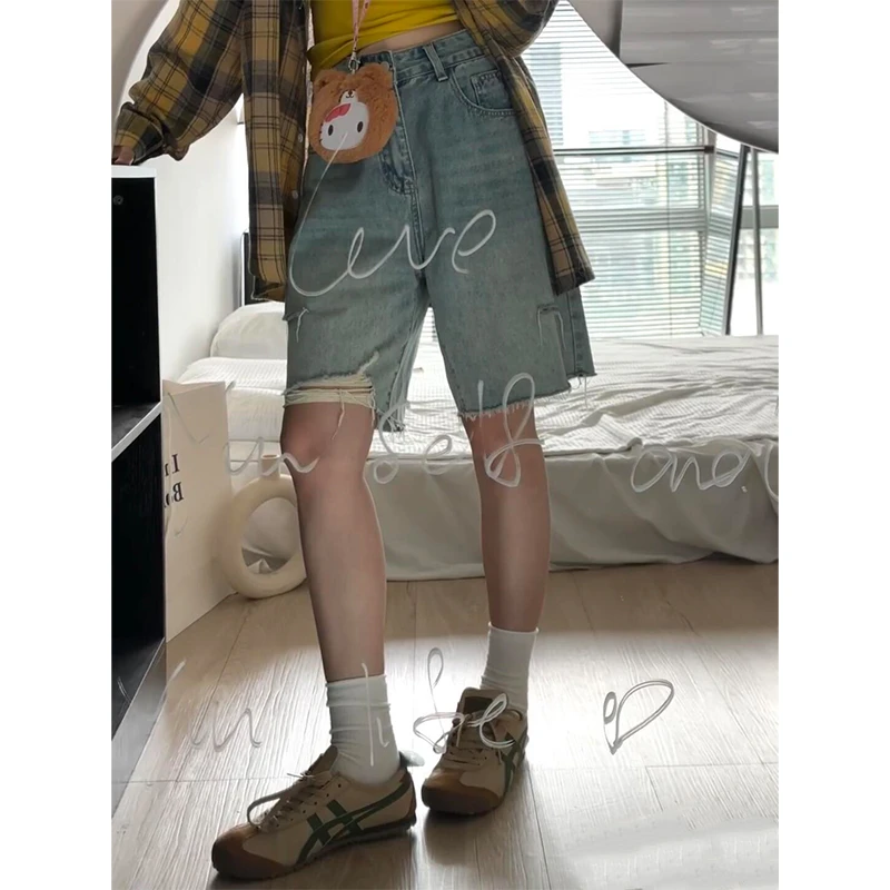 大码复古水洗破洞五分直筒牛仔裤女夏季设计感高腰宽松阔腿短裤潮