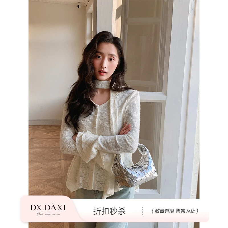 代大喜【油画栀子】法式温柔气质下摆喇叭袖打底衫2025春季新款小衫