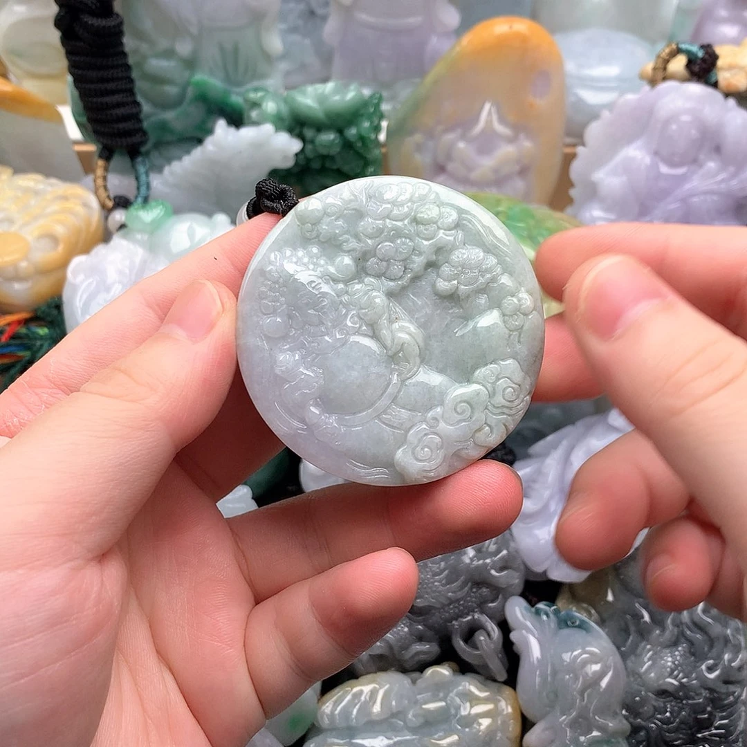 吊坠(不含链)未镶嵌翡翠